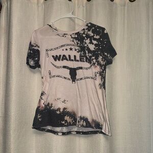 Women's Black and White Graphic Wallen Top